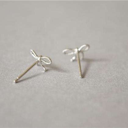 Mini Simple Tiny 925 Sterling Silver Bow Stud..