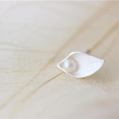 Calla Lily Sterling Silver Stud Earring With A..