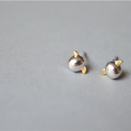 Cute Sterling Silver Stud Earrings, Shiny Surface..