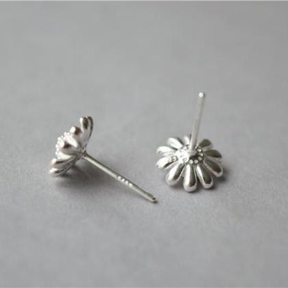 Chrysanthemum Flower Stud Earrings, 925 Sterling..