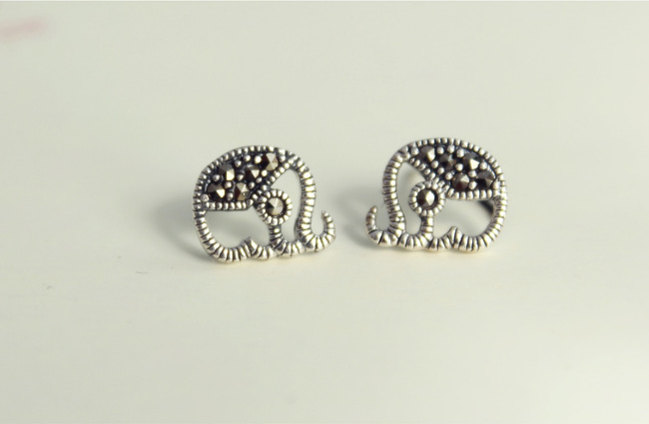 Retro Sterling Silver Elephant Stud Earrings With Marcasite Hollow Retro Sterling Silver Elephant Stud Earrings With Marcasite Hollow Out Elephants D192