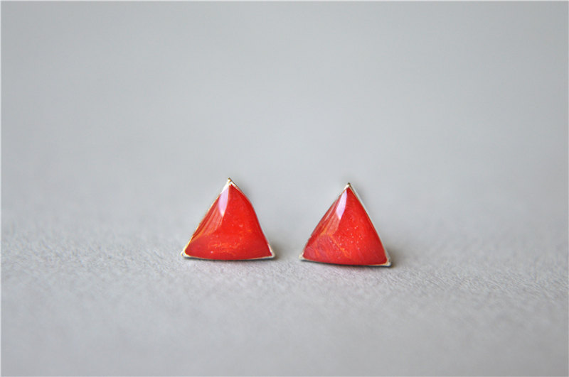 Red Shell Triangle 925 Sterling Silver Stud Earrings (d172)