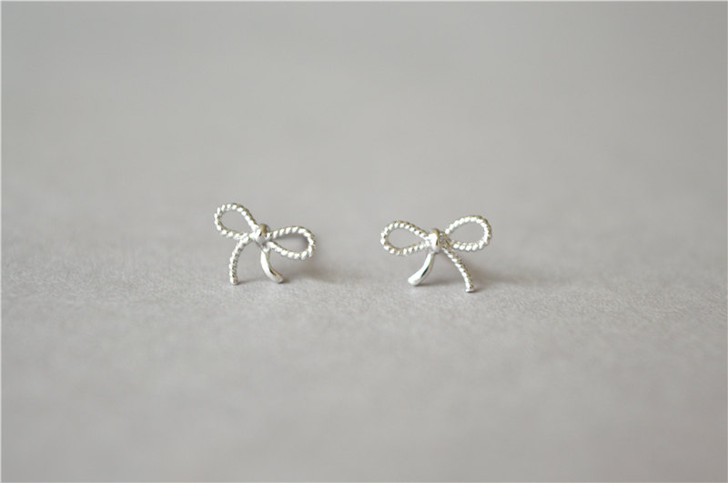 Mini Simple Tiny 925 Sterling Silver Bow Stud Earrings (d326)