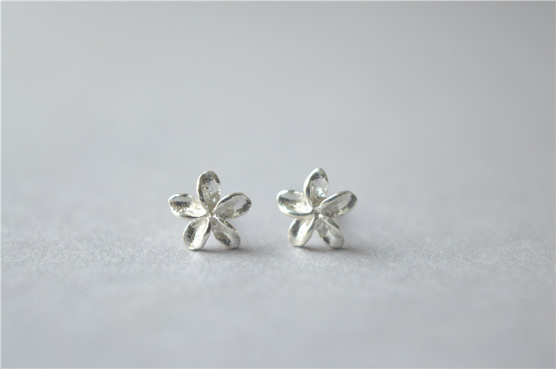 Small Flower Silver Stud Earrings 925 Sterling Made Simple Small Flower Silver Stud Earrings 925 Sterling Made Simple Love Flowers For Mother Lover D145
