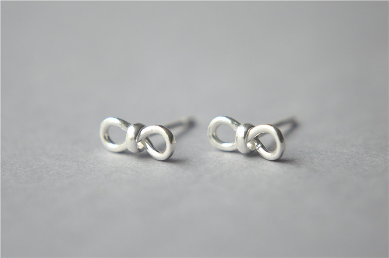 Tiny Bow Stud Earrings, Sterling Silver Bow Stud Earrings, Minimalist Bow Post Earrings, Simple Dainty Bow Posts (d271)