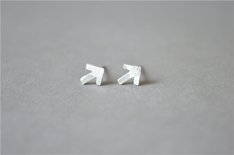 Tiny Arrow Sterling Silver Stud Earring, Small Mini Post Minimalist Arrow Stud Earrings (d298)