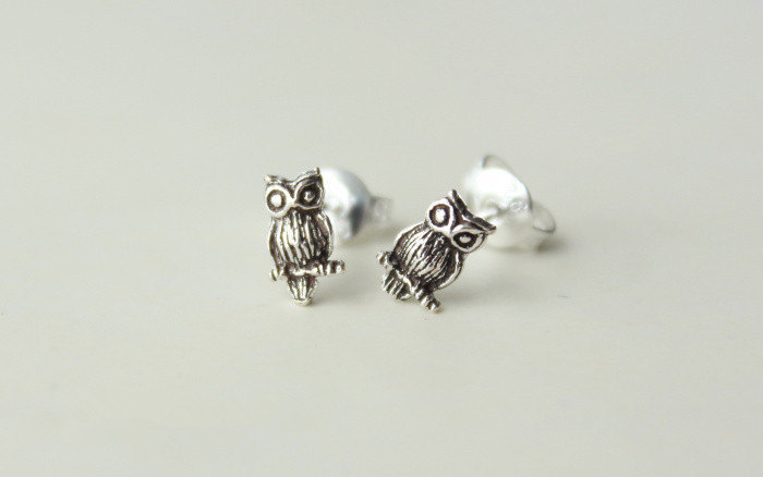 Silver Owl Stud Earrings, Vintage Pair (d103)