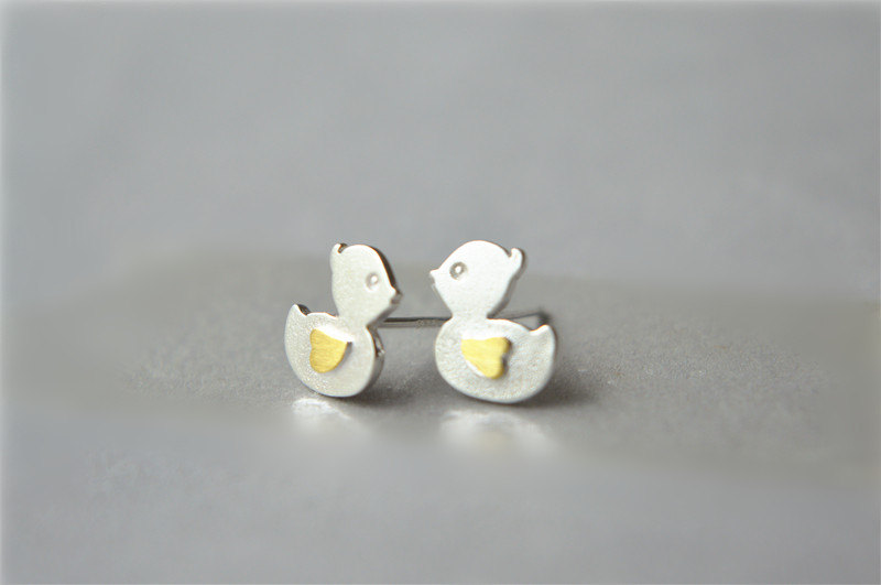 Duck Shape, Sterling Silver Stud Earrings With 14k Gold Plating, Lovely Special Pair（d182）